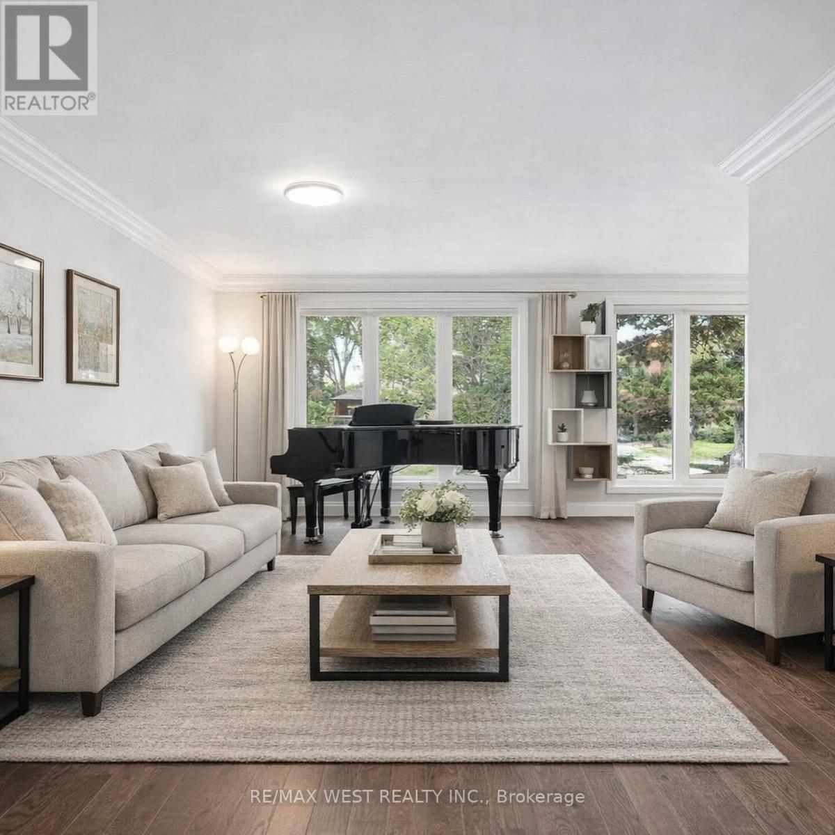 17 Jill Crescent, Toronto, Ontario  M9B 6B2 - Photo 2 - W12651238