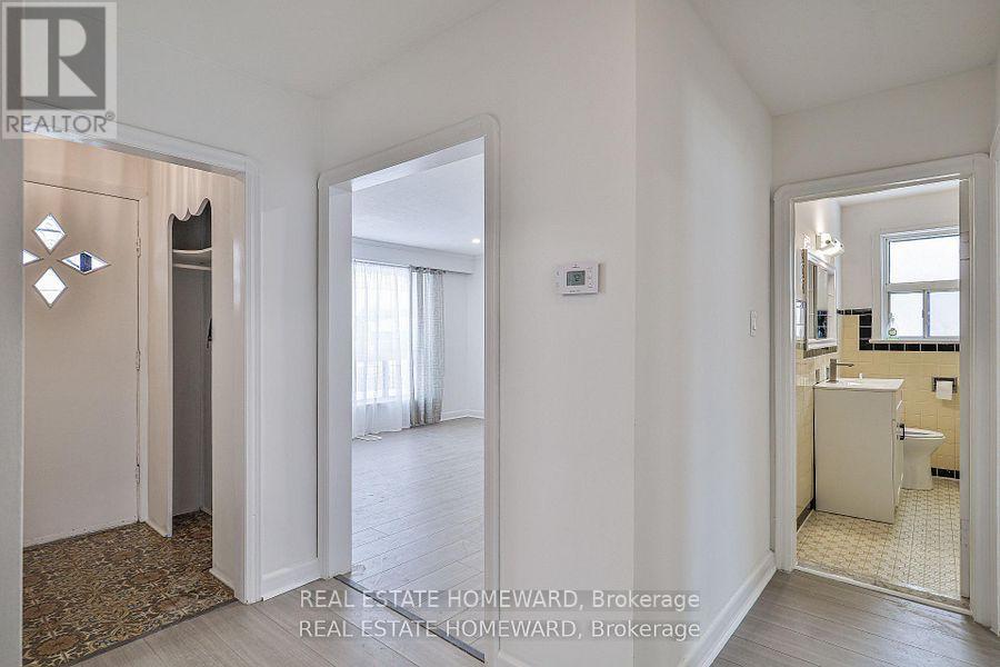 104 Crestwood Road, Vaughan, Ontario  L4J 1A6 - Photo 10 - N12651240