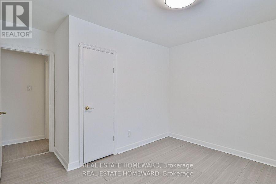 104 Crestwood Road, Vaughan, Ontario  L4J 1A6 - Photo 2 - N12651240