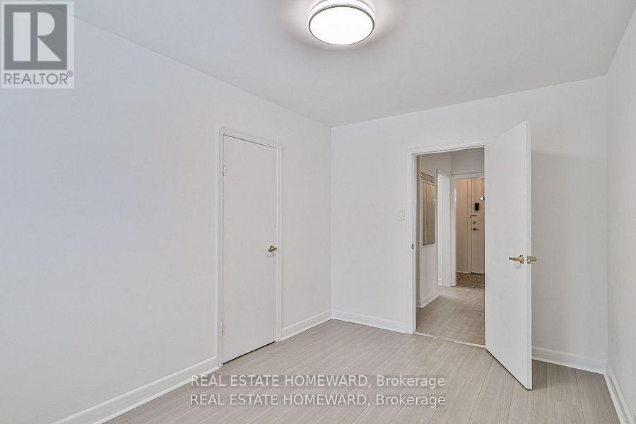 104 Crestwood Road, Vaughan, Ontario  L4J 1A6 - Photo 3 - N12651240