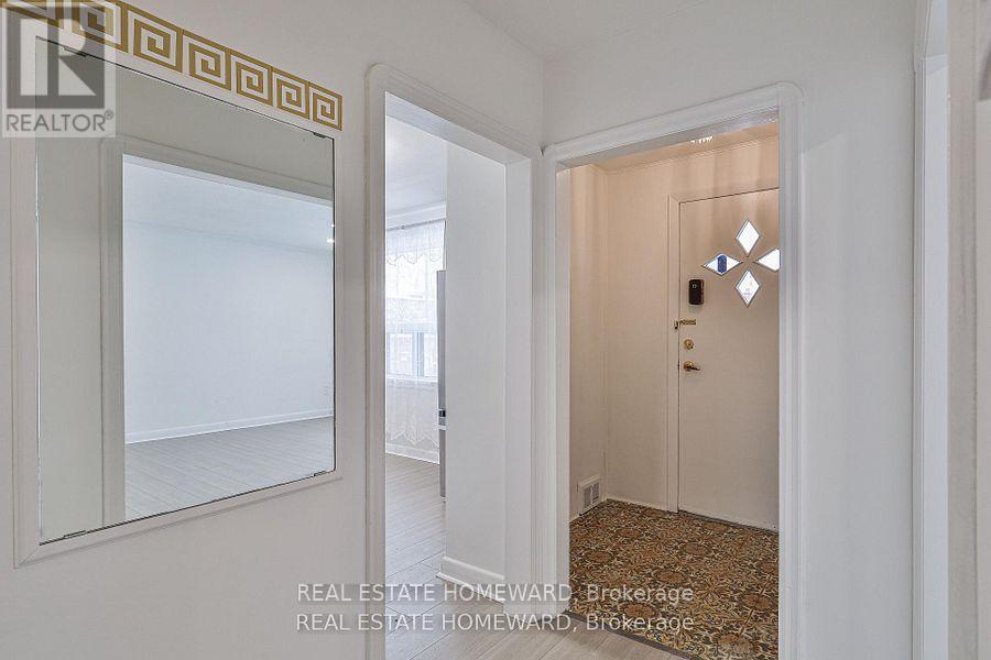 104 Crestwood Road, Vaughan, Ontario  L4J 1A6 - Photo 8 - N12651240