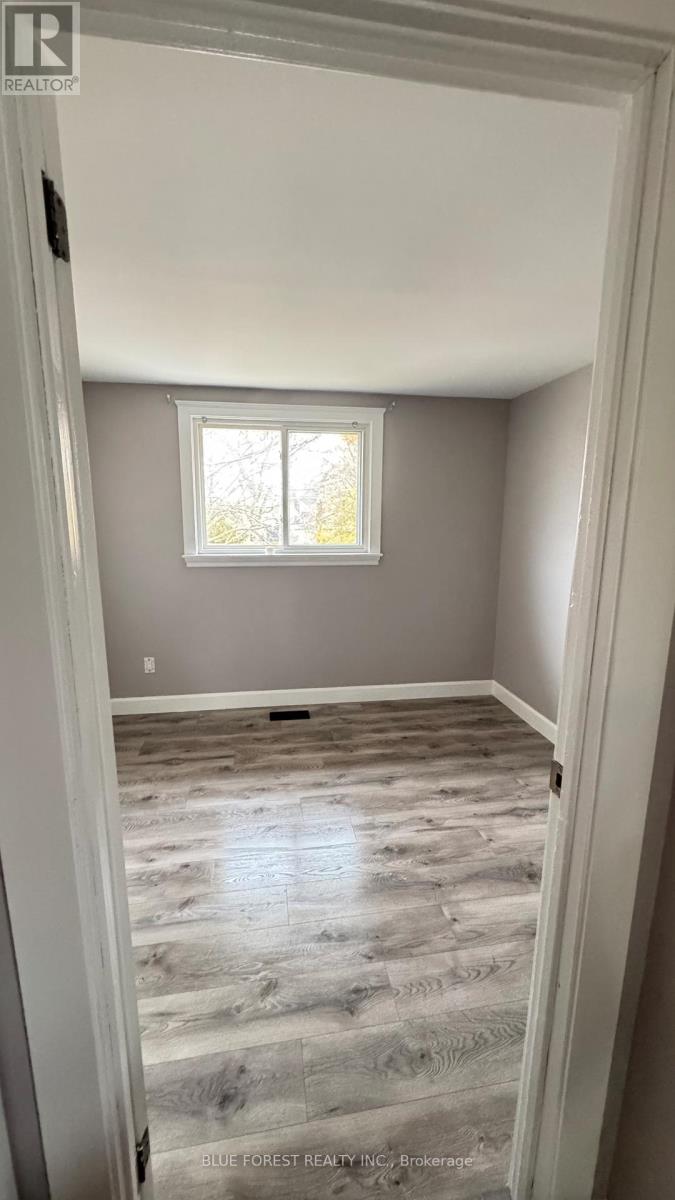 92 Pauline Crescent, London South, Ontario  N6E 2X6 - Photo 10 - X12650336