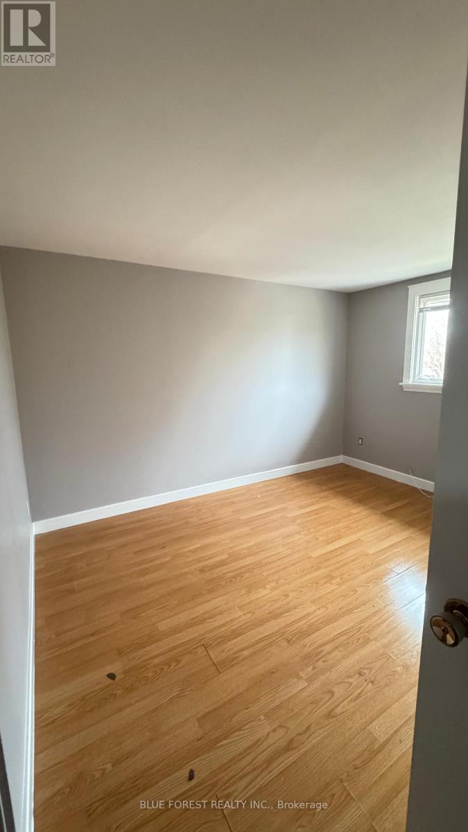 92 Pauline Crescent, London South, Ontario  N6E 2X6 - Photo 12 - X12650336