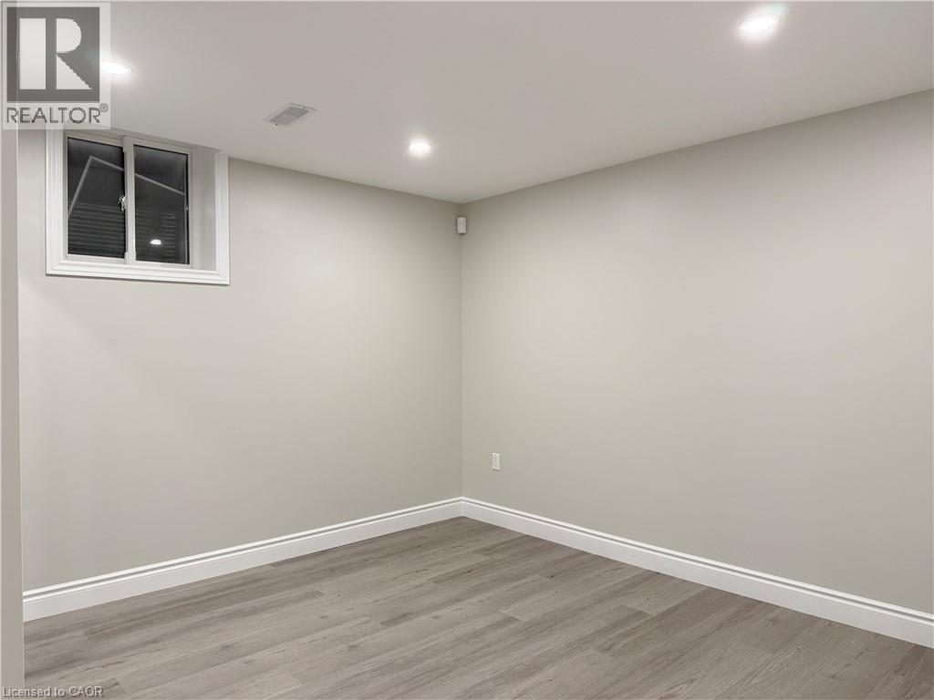 728 Robert Ferrie Drive, Kitchener, Ontario  N2R 0B2 - Photo 11 - 40795107