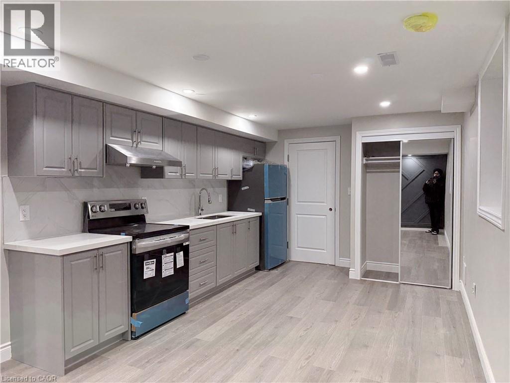 728 Robert Ferrie Drive, Kitchener, Ontario  N2R 0B2 - Photo 7 - 40795107