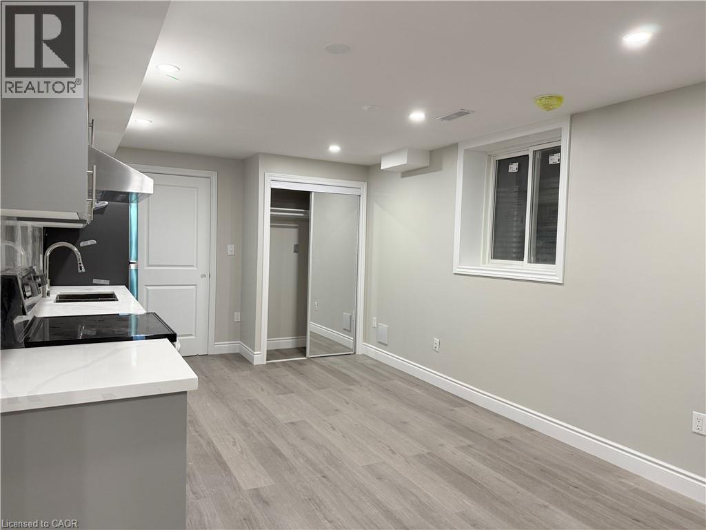 728 Robert Ferrie Drive, Kitchener, Ontario  N2R 0B2 - Photo 8 - 40795107