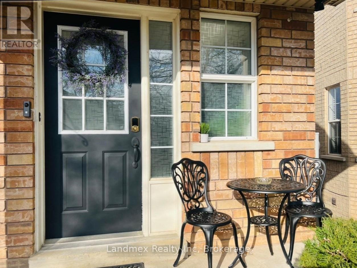 50 Charleswood Circle, Brampton, Ontario  L7A 1Z2 - Photo 2 - W12651246