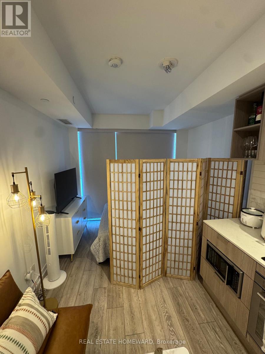 535 - 2020 Bathurst Street, Toronto, Ontario  M5P 0A6 - Photo 8 - C12651258