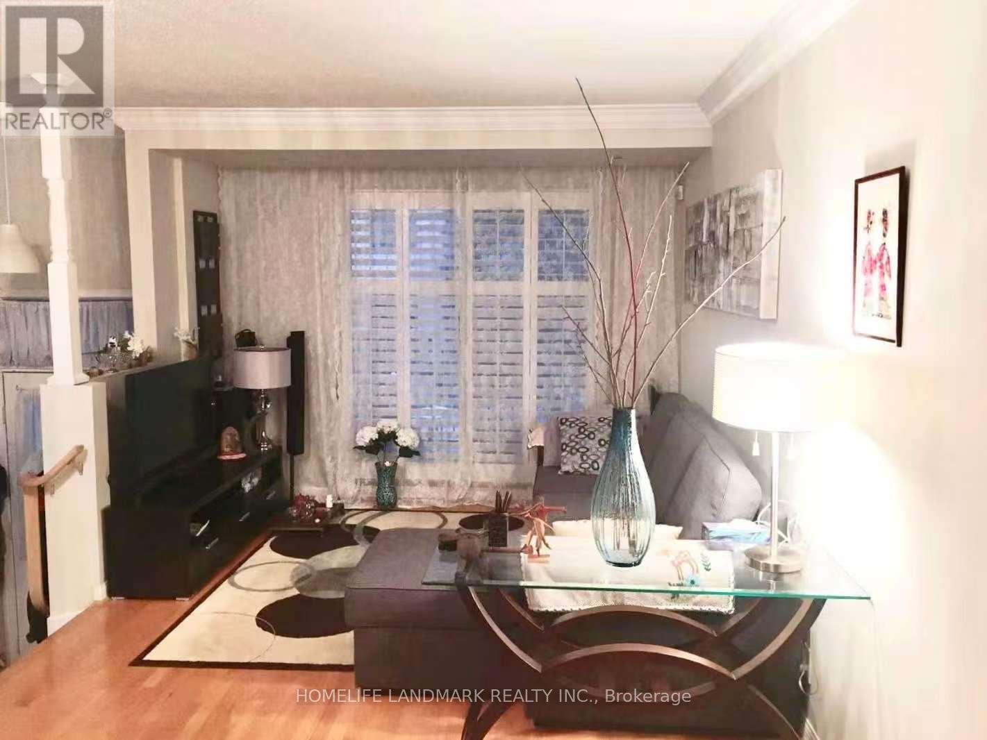 1002 - 28 Sommerset Way, Toronto, Ontario  M2N 6W7 - Photo 2 - C12646338