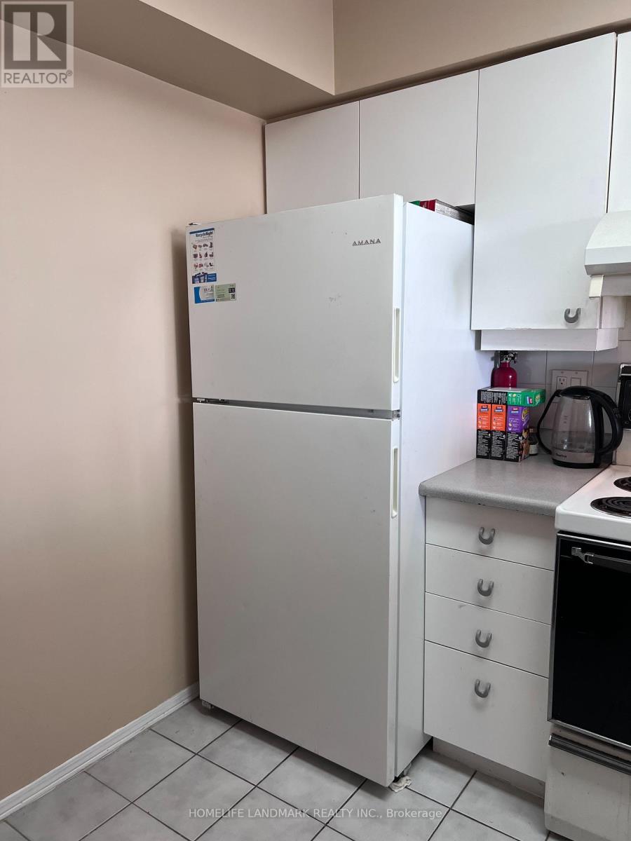 1806 - 55 Elm Drive W, Mississauga, Ontario  L5B 3Z3 - Photo 12 - W12651262