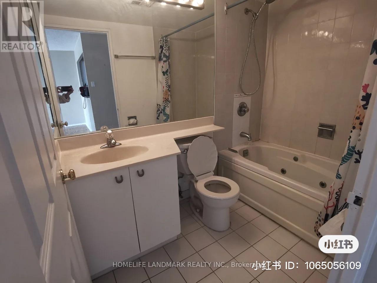 1806 - 55 Elm Drive W, Mississauga, Ontario  L5B 3Z3 - Photo 17 - W12651262