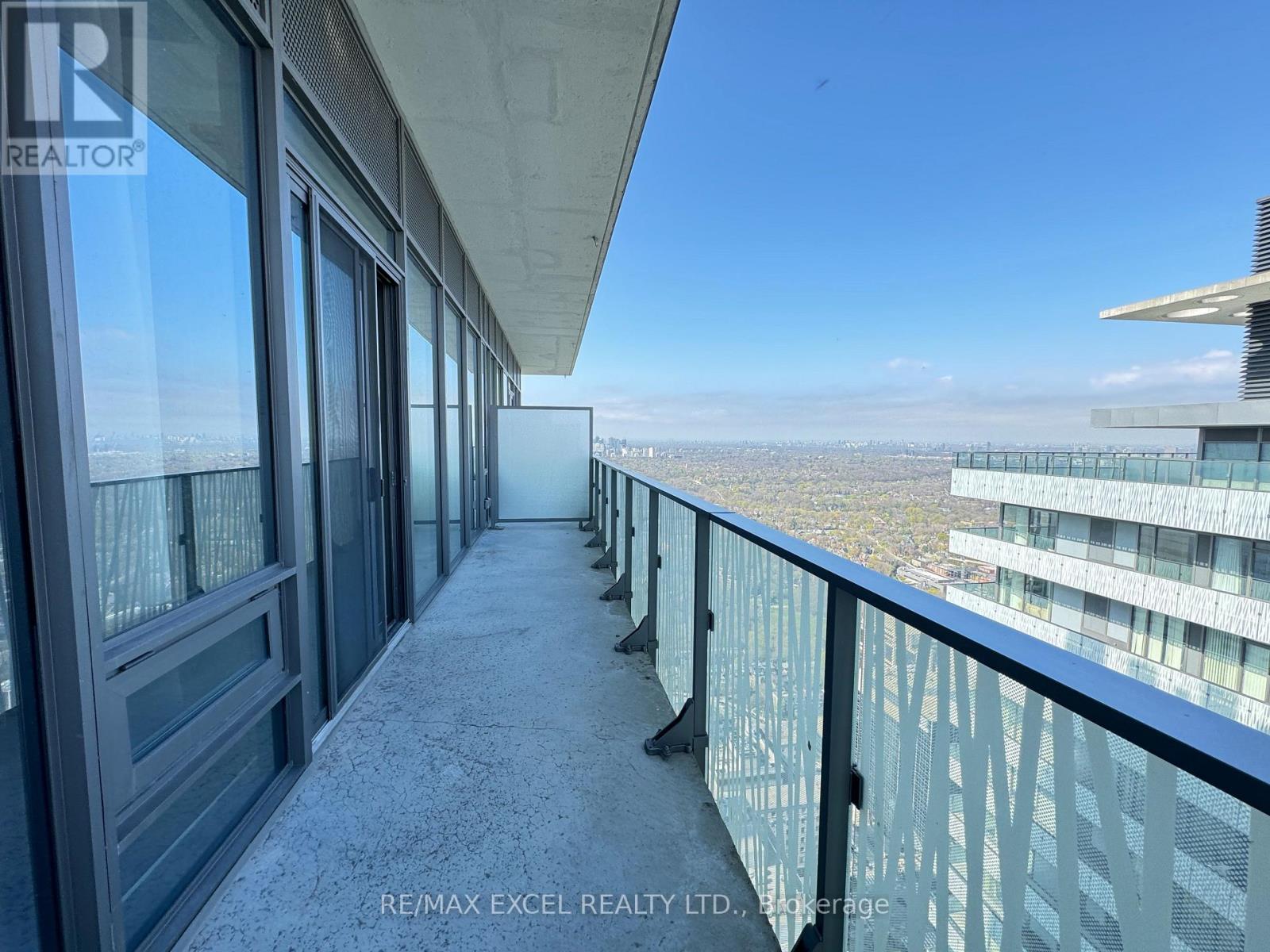 Ph5606 - 42 Charles Street E, Toronto, Ontario  M4Y 1N3 - Photo 2 - C12651276