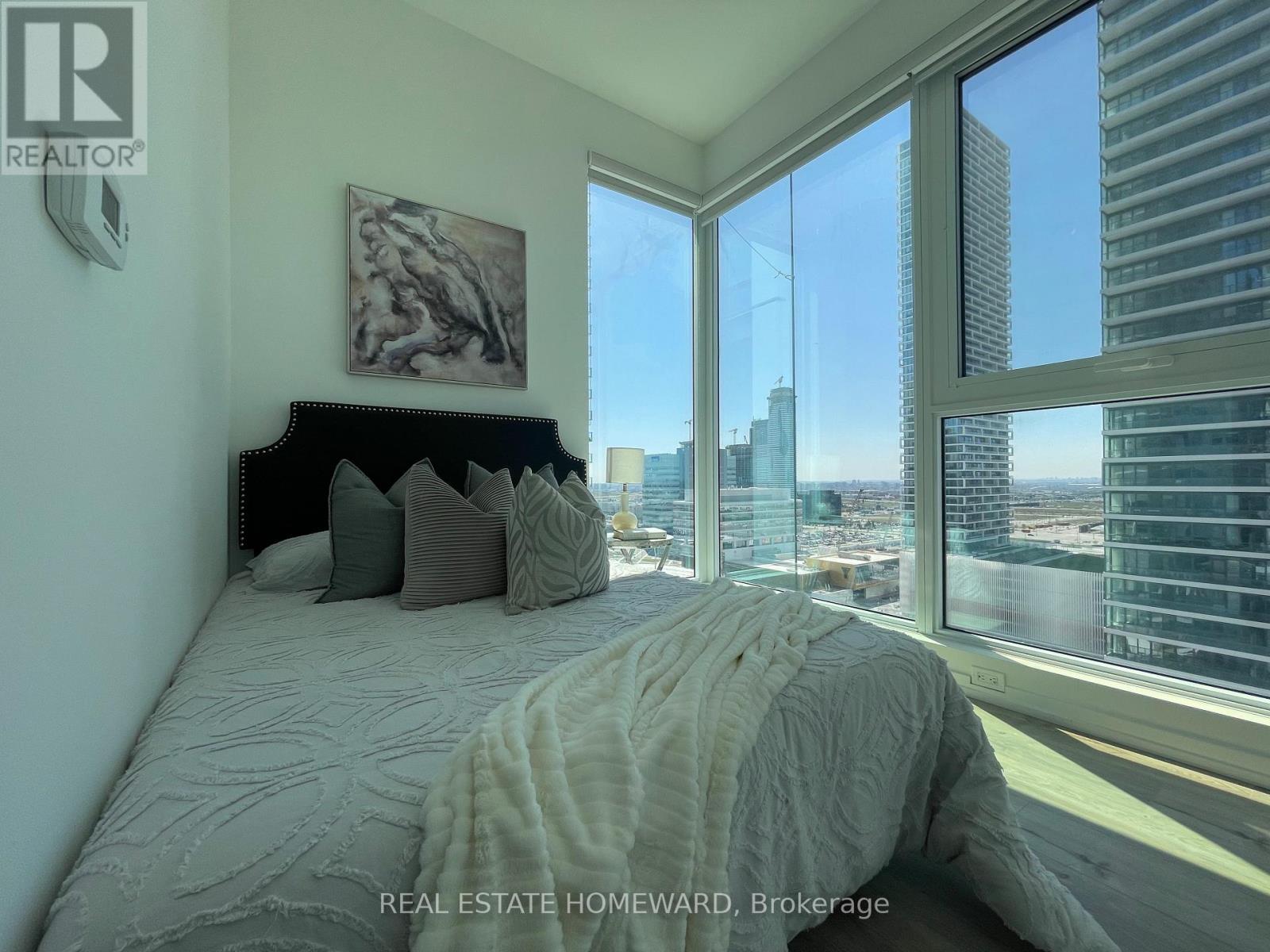 1711 - 1000 Portage Parkway, Vaughan, Ontario L4K 0L1 - Photo 3 - N12651278