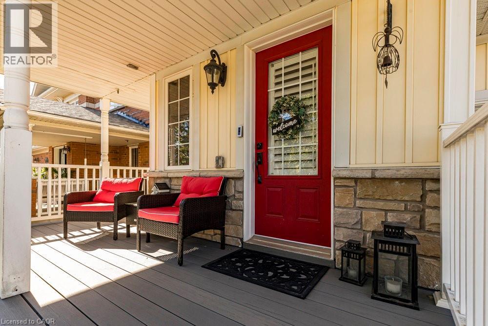 15 Buttercup Crescent, Waterdown, Ontario  L8B 0X9 - Photo 2 - 40768155