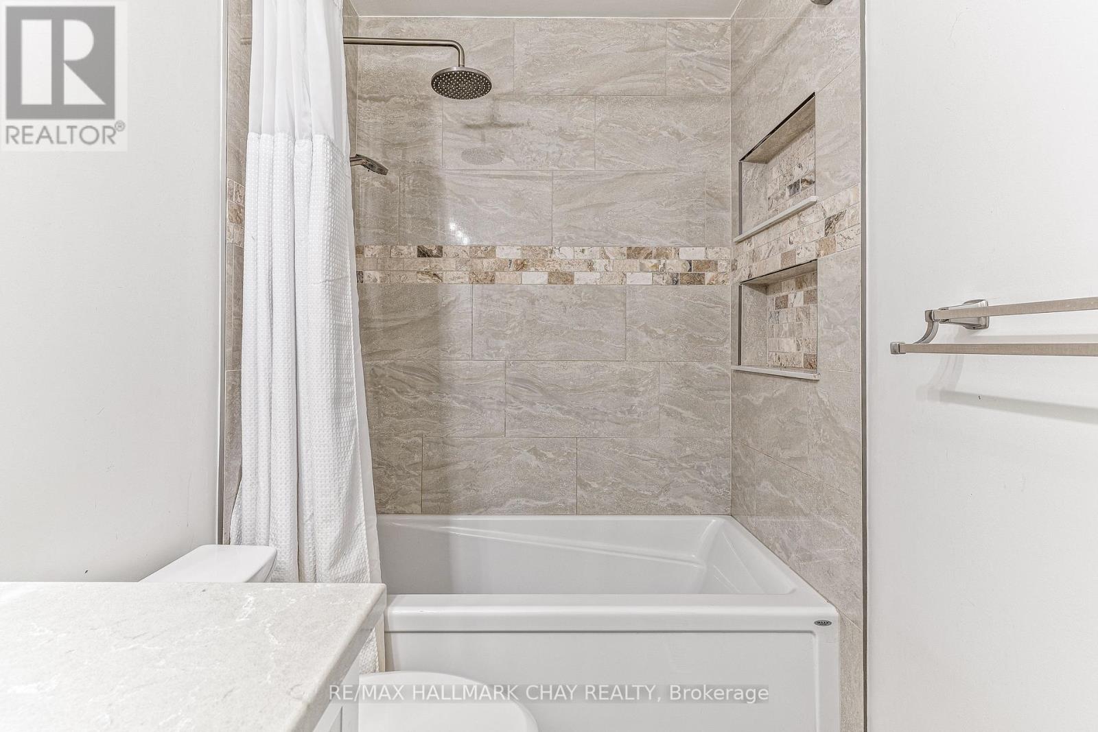 135 Trevino Circle, Barrie, Ontario  L4M 6T8 - Photo 12 - S12651292