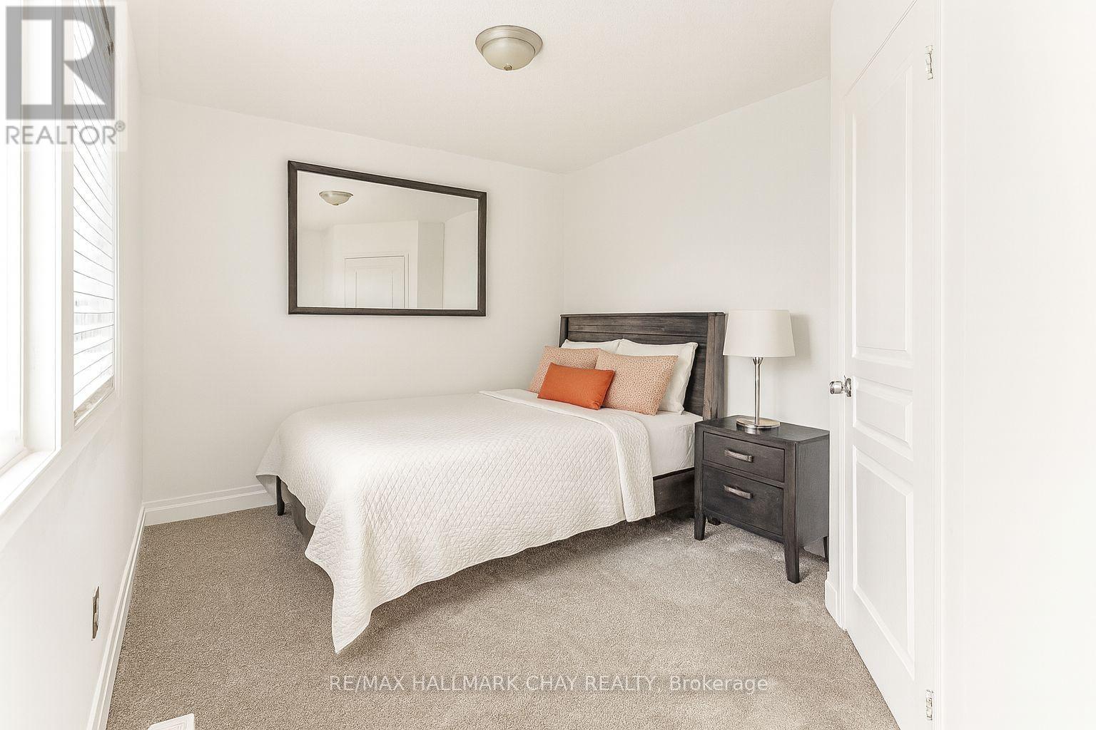 135 Trevino Circle, Barrie, Ontario  L4M 6T8 - Photo 15 - S12651292