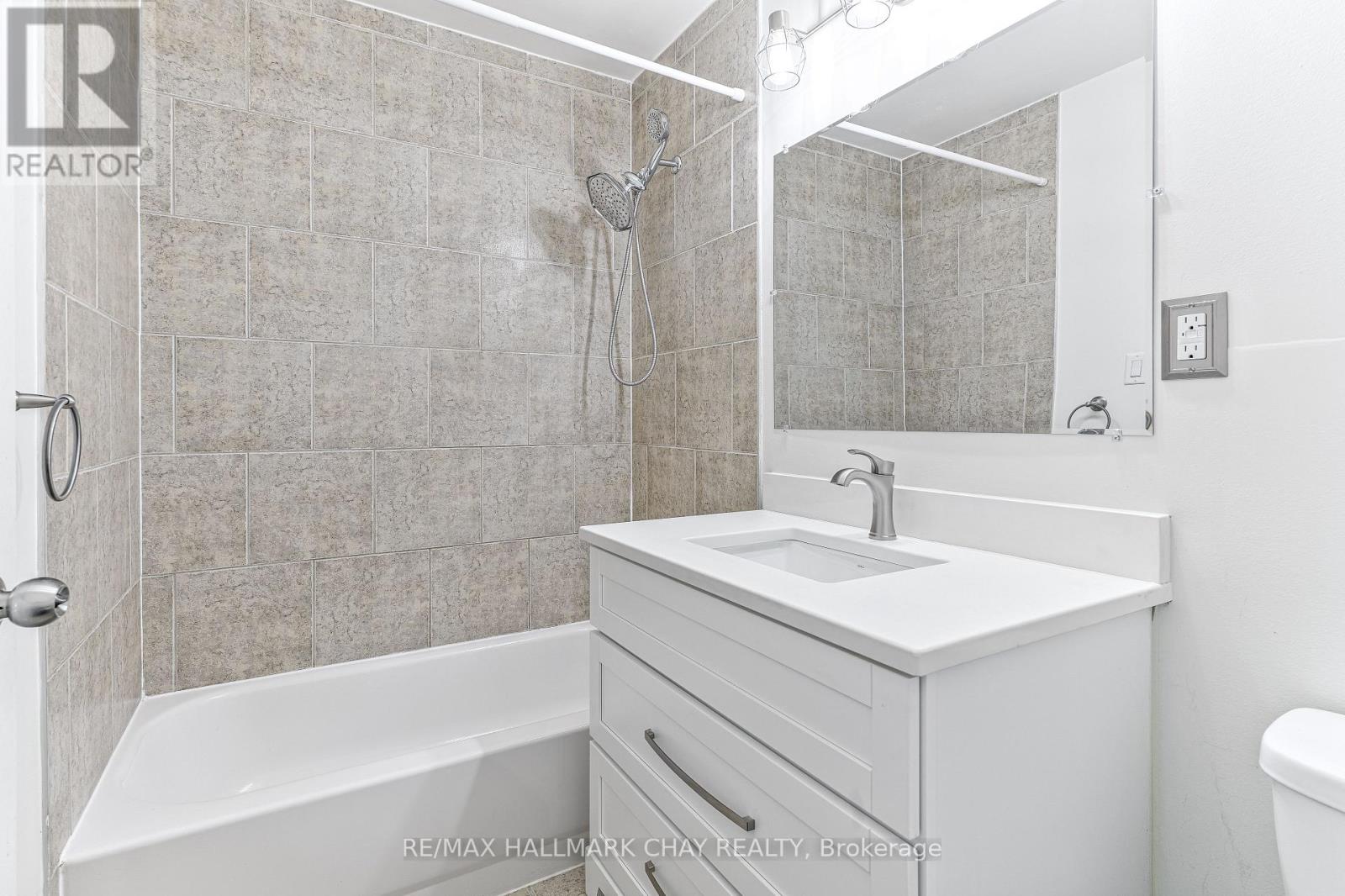 135 Trevino Circle, Barrie, Ontario  L4M 6T8 - Photo 19 - S12651292