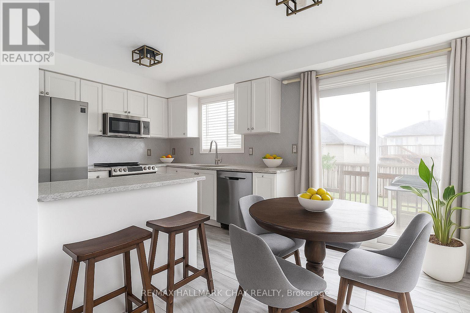 135 Trevino Circle, Barrie, Ontario  L4M 6T8 - Photo 6 - S12651292