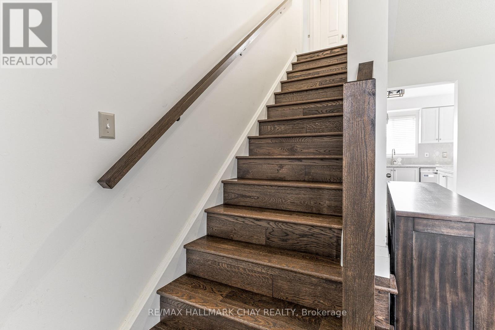 135 Trevino Circle, Barrie, Ontario  L4M 6T8 - Photo 8 - S12651292