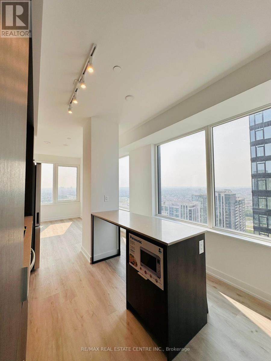 2710 - 395 Square One Drive, Mississauga, Ontario  L5B 0P6 - Photo 11 - W12651286