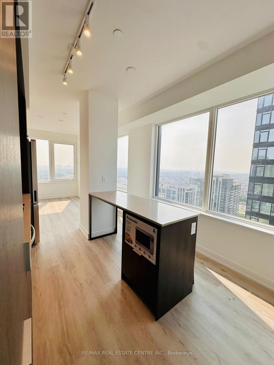 2710 - 395 Square One Drive, Mississauga, Ontario  L5B 0P6 - Photo 12 - W12651286