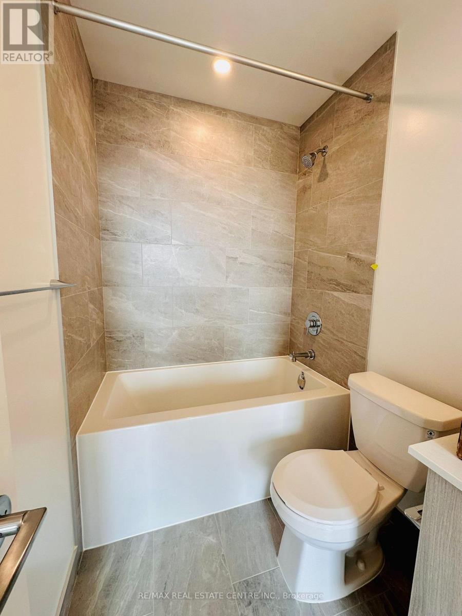 2710 - 395 Square One Drive, Mississauga, Ontario  L5B 0P6 - Photo 6 - W12651286