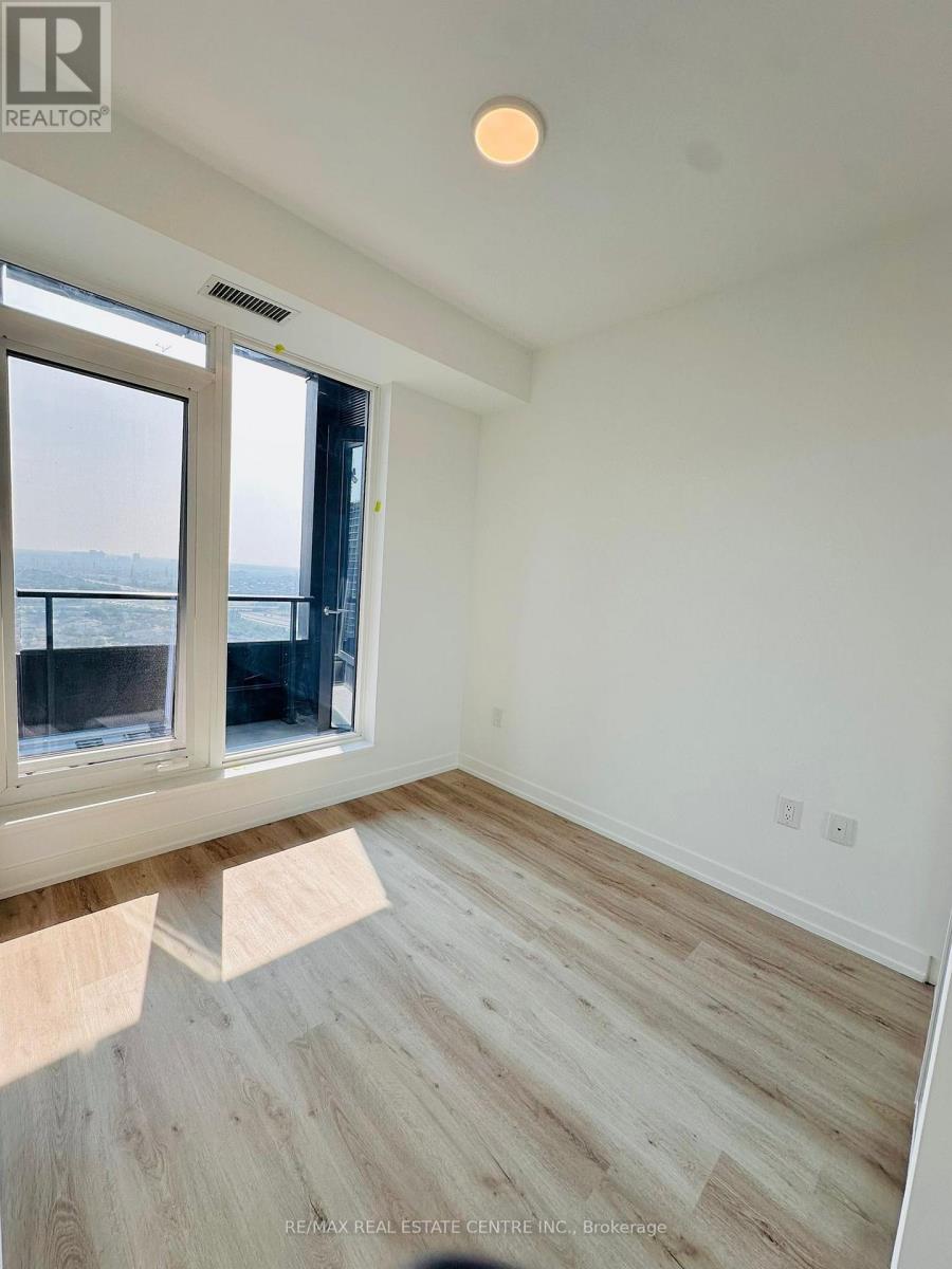 2710 - 395 Square One Drive, Mississauga, Ontario  L5B 0P6 - Photo 7 - W12651286