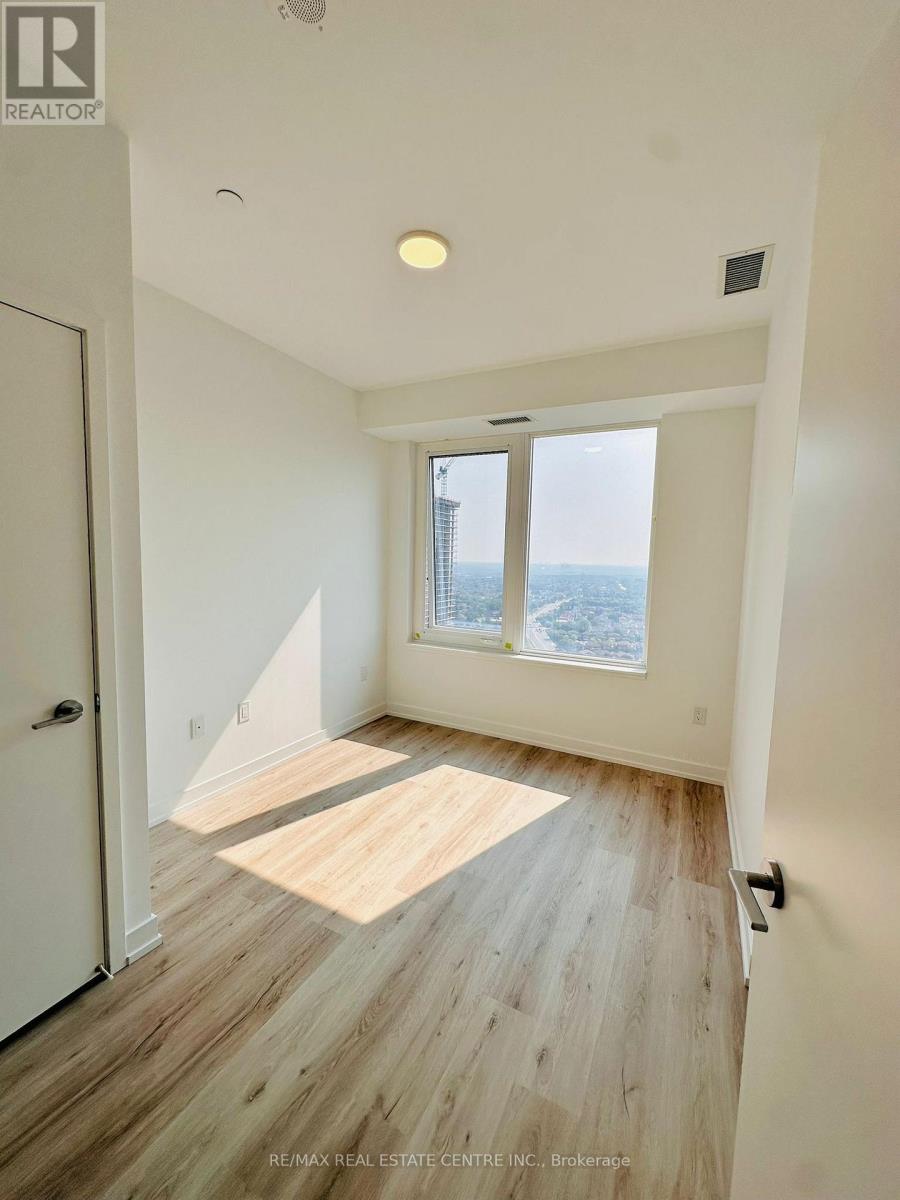 2710 - 395 Square One Drive, Mississauga, Ontario  L5B 0P6 - Photo 9 - W12651286