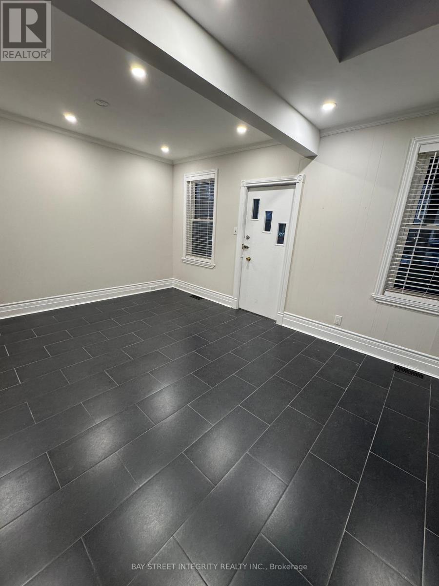 244 King Edward Avenue, Toronto, Ontario  M4C 5K1 - Photo 5 - E12651300