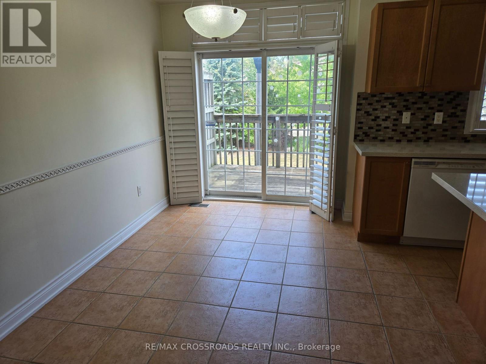 2 - 10 Post Oak Drive, Richmond Hill, Ontario  L4E 4H8 - Photo 8 - N12651296