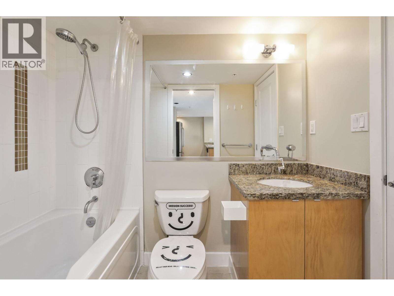 Listing Picture 14 of 23 : 802 9188 HEMLOCK DRIVE, Richmond / 烈治文 - 魯藝地產 Yvonne Lu Group - MLS Medallion Club Member