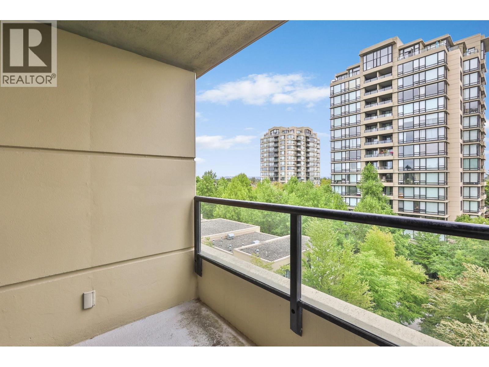 Listing Picture 16 of 23 : 802 9188 HEMLOCK DRIVE, Richmond / 烈治文 - 魯藝地產 Yvonne Lu Group - MLS Medallion Club Member