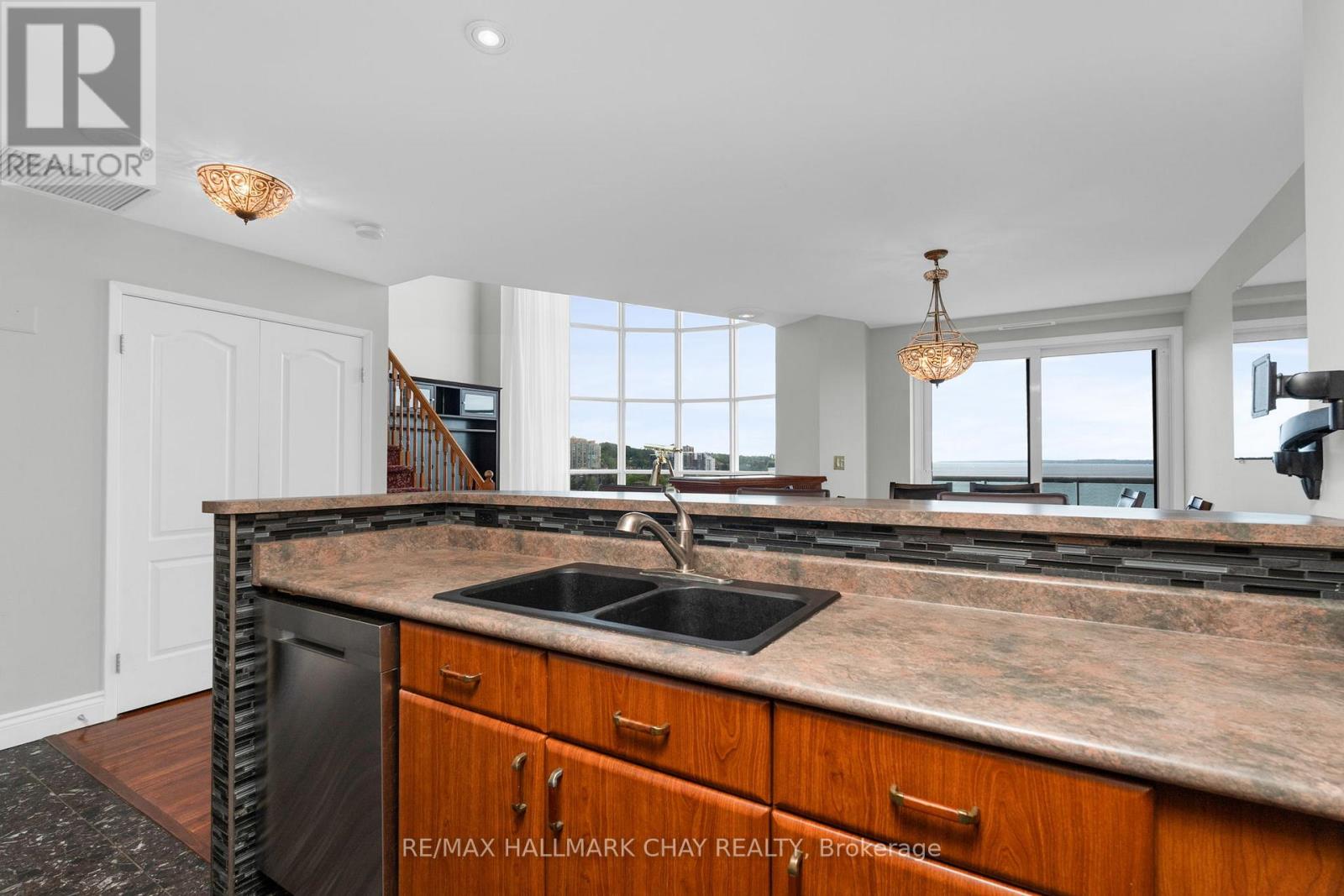 910 - 2 Toronto Street, Barrie, Ontario  L4N 9R2 - Photo 14 - S12648656