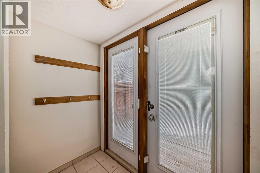 652 Queensland Drive Se, Calgary, Alberta  T2J 4G7 - Photo 7 - A2203586