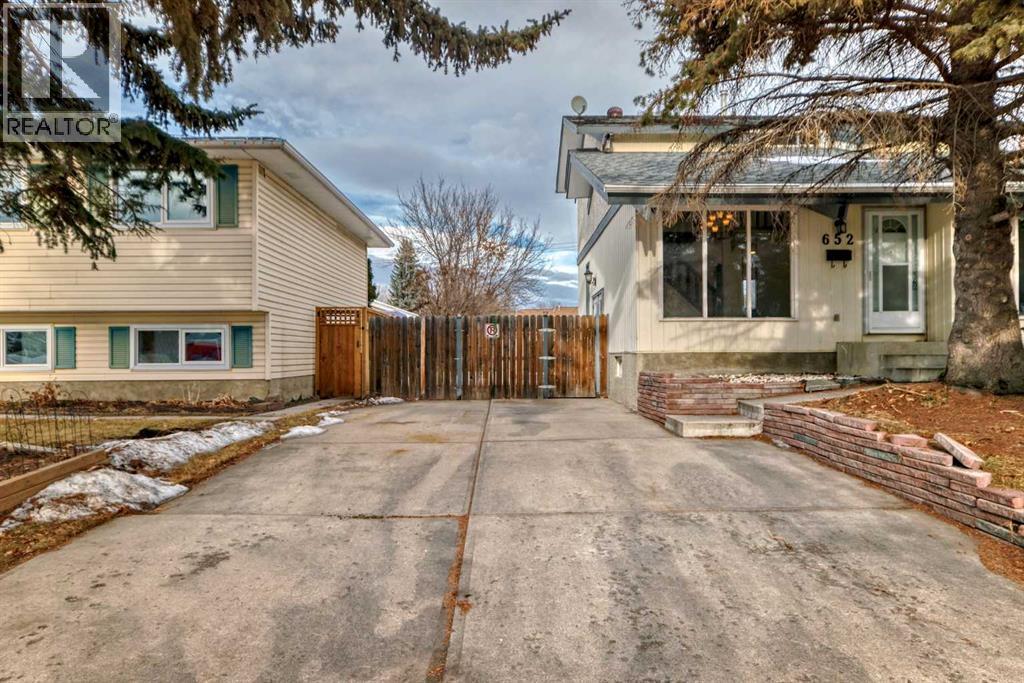 652 Queensland Drive Se, Calgary, Alberta  T2J 4G7 - Photo 25 - A2203586