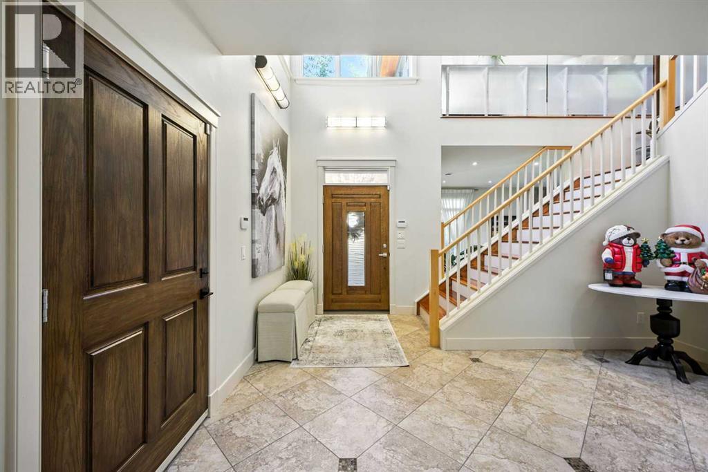 16 Spring Valley Lane Sw, Calgary, Alberta  T3H 4V2 - Photo 5 - A2256130