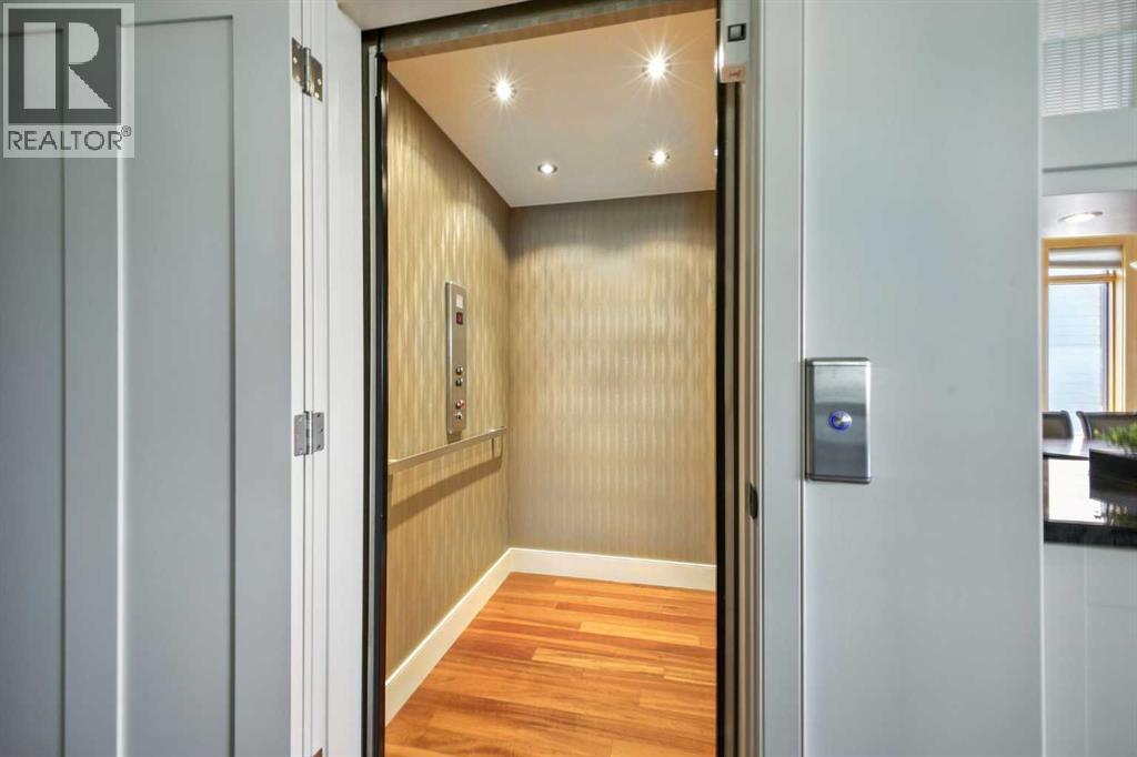 16 Spring Valley Lane Sw, Calgary, Alberta  T3H 4V2 - Photo 26 - A2256130