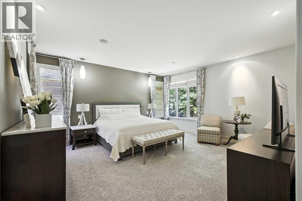 16 Spring Valley Lane Sw, Calgary, Alberta  T3H 4V2 - Photo 34 - A2256130