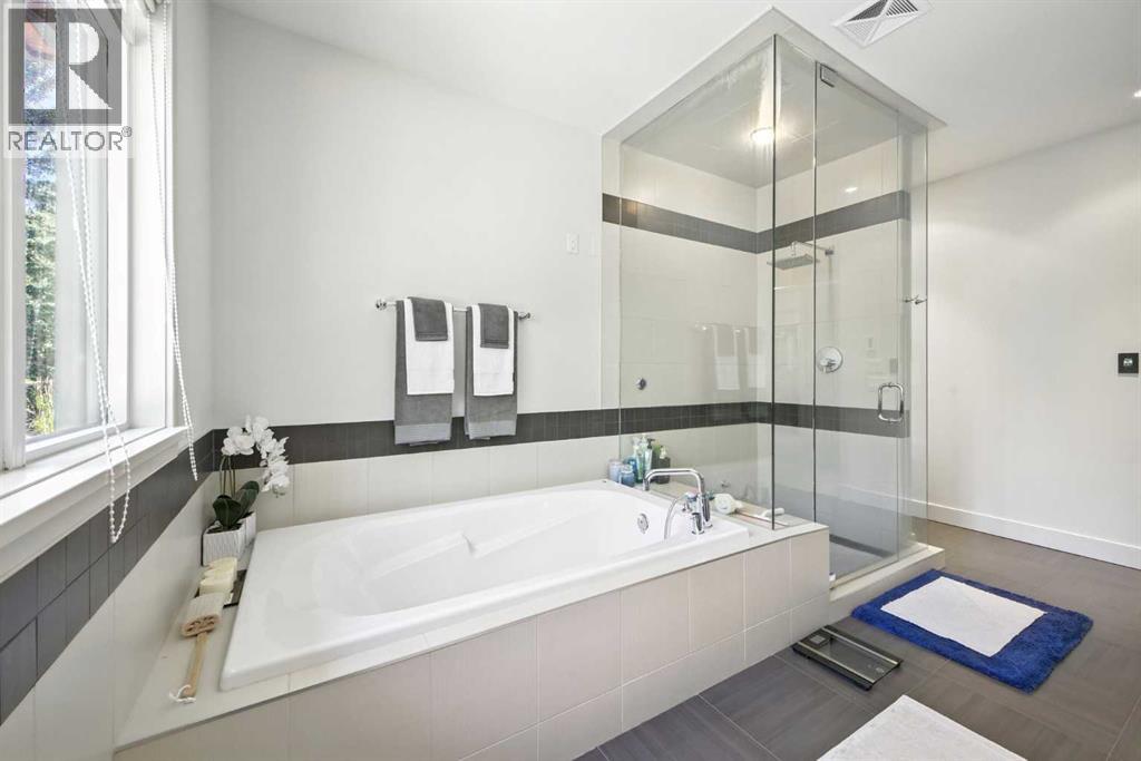 16 Spring Valley Lane Sw, Calgary, Alberta  T3H 4V2 - Photo 35 - A2256130