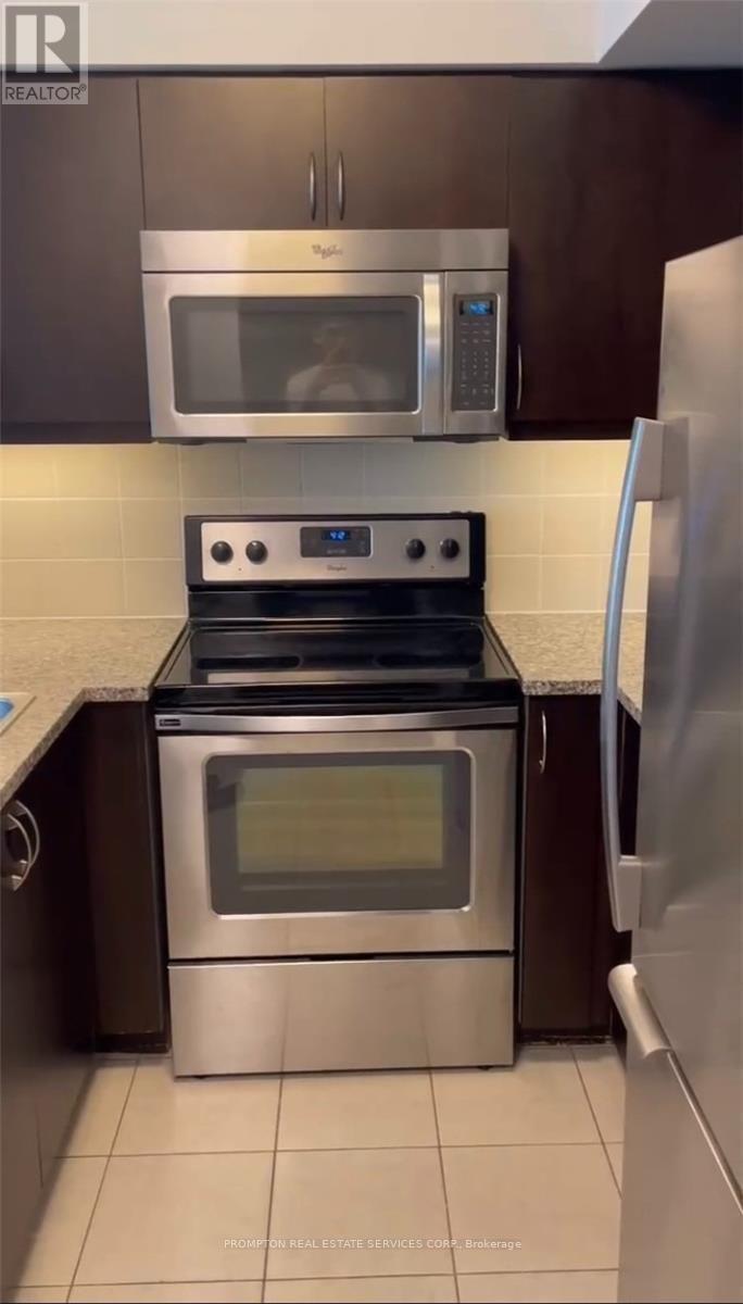 2207 - 19 Grand Trunk Crescent, Toronto, Ontario  M5J 3A3 - Photo 2 - C12651316