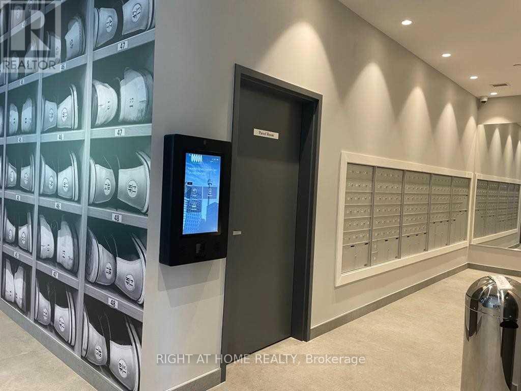 207 - 1401 O'connor Drive, Toronto, Ontario  M4B 2V5 - Photo 4 - E12651306