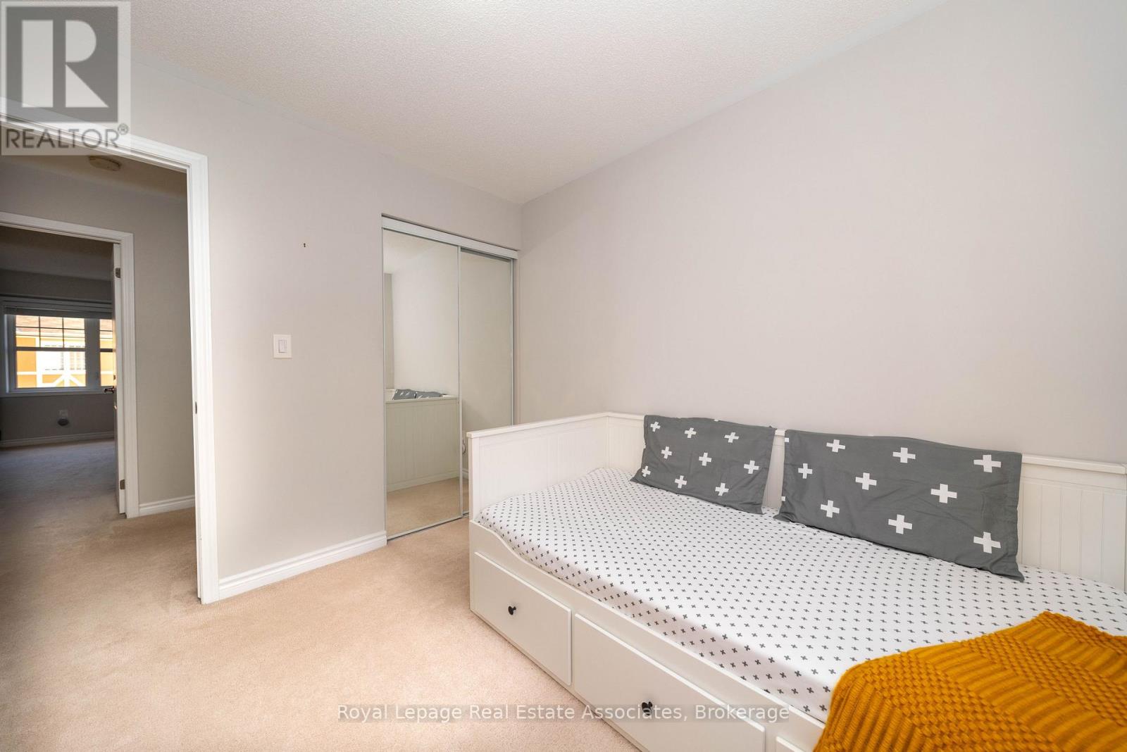 111 Gore Court, Milton, Ontario  L9E 1G3 - Photo 16 - W12651308