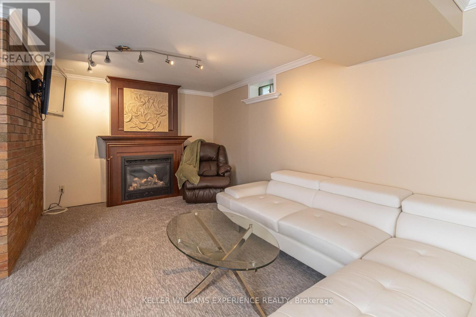 1053 Westmount Avenue, Innisfil, Ontario  L9S 1W7 - Photo 14 - N12646344