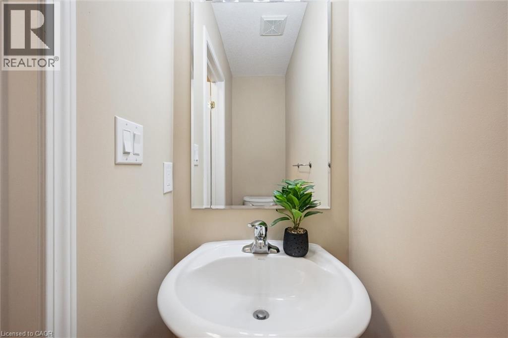 298 Sophia Crescent, Kitchener, Ontario  N2R 1X9 - Photo 11 - 40794742