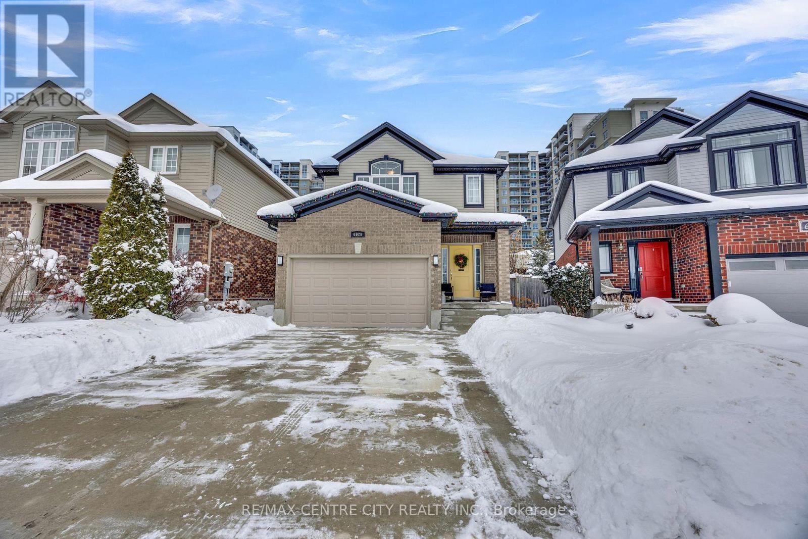 6929 Vallas Circle, London South, Ontario  N6P 0V4 - Photo 1 - X12651344