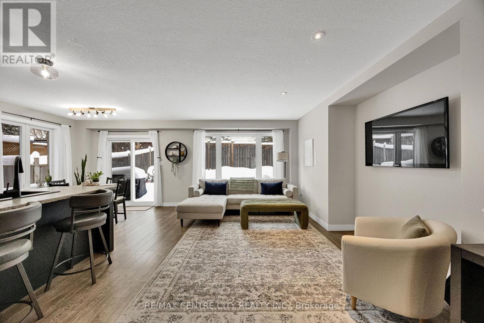 6929 Vallas Circle, London South, Ontario  N6P 0V4 - Photo 14 - X12651344