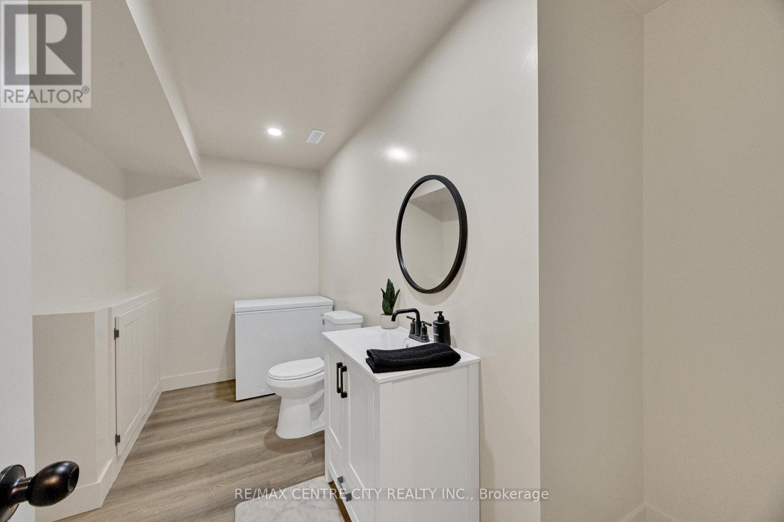 6929 Vallas Circle, London South, Ontario  N6P 0V4 - Photo 20 - X12651344