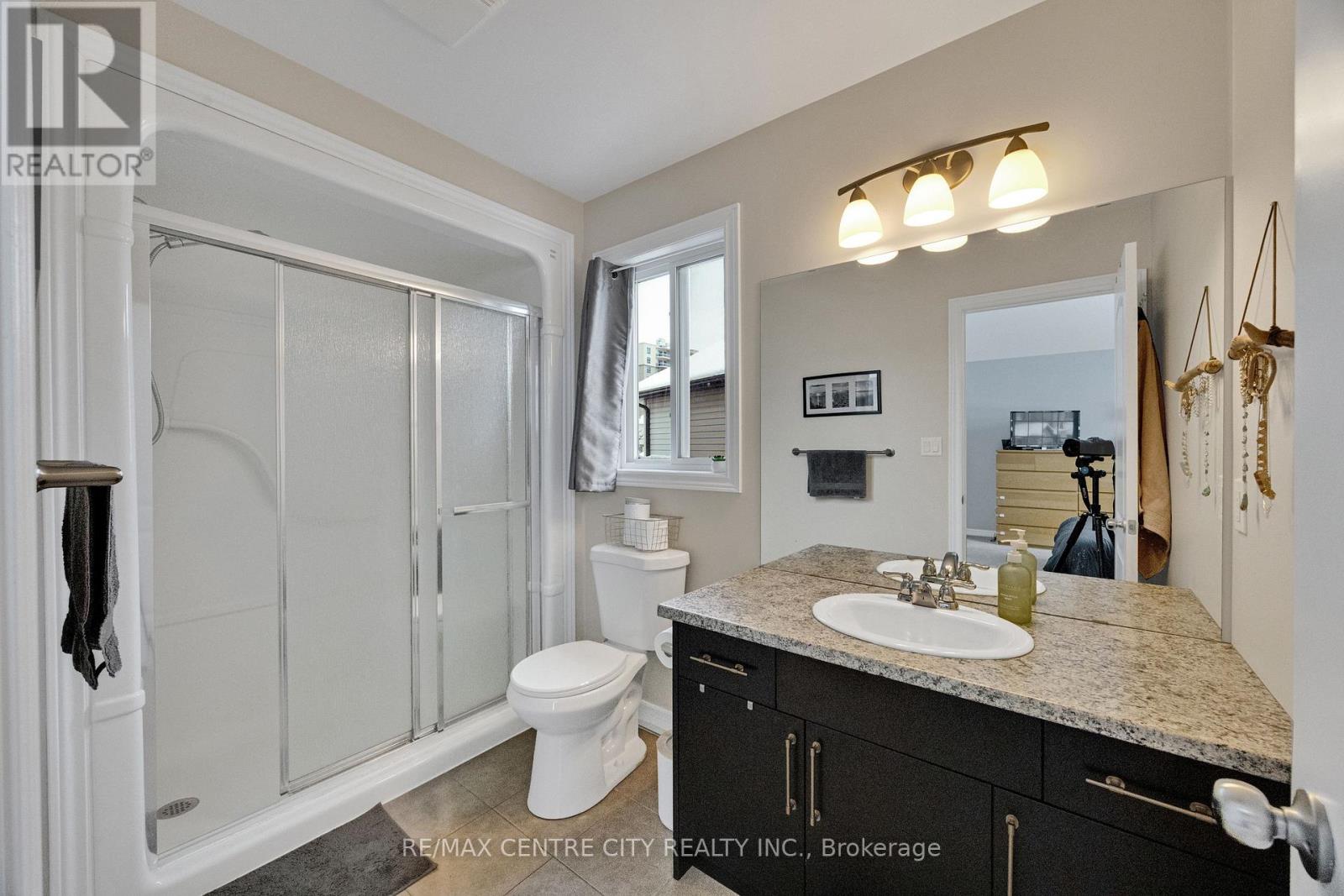 6929 Vallas Circle, London South, Ontario  N6P 0V4 - Photo 25 - X12651344