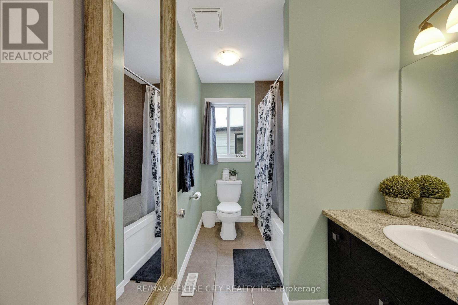 6929 Vallas Circle, London South, Ontario  N6P 0V4 - Photo 30 - X12651344