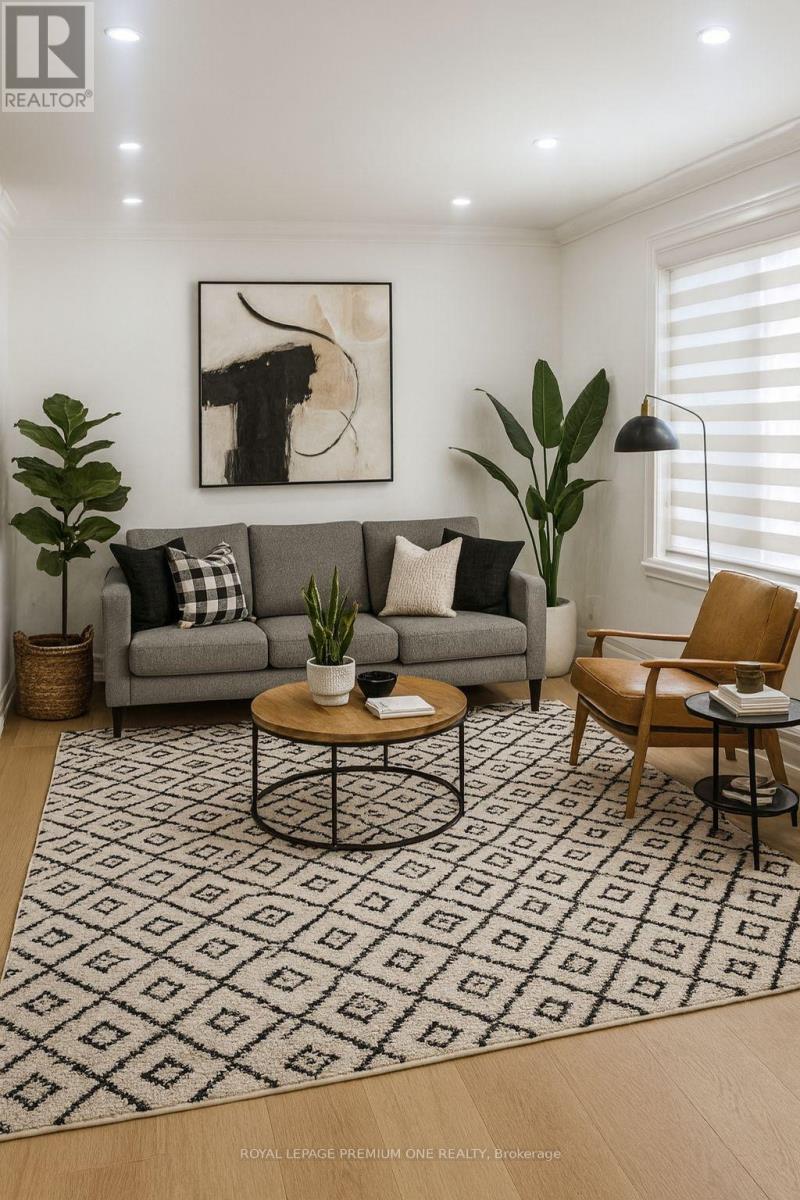 286 Waterloo Avenue S, Toronto, Ontario  M3H 3Z8 - Photo 4 - C12521074